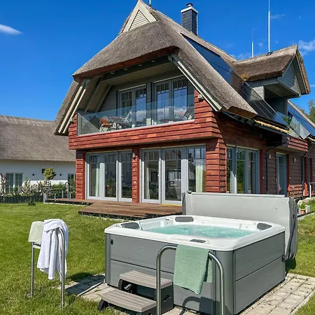 Holiday home Exklusives Luxus-ferienhaus Mit Whirlpool Auf Ruegen