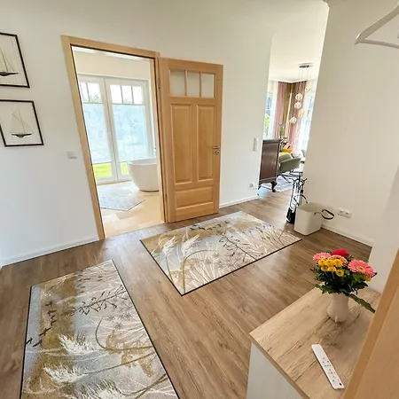 Exklusives Luxus-ferienhaus Mit Whirlpool Auf Ruegen بيت للعطل