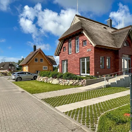 Exklusives Luxus-ferienhaus Mit Whirlpool Auf Ruegen
