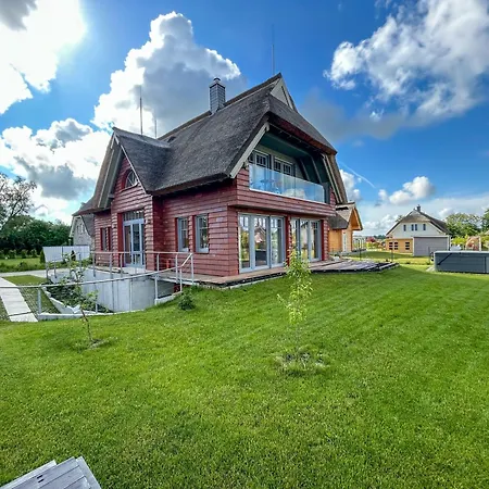 Holiday home Exklusives Luxus-ferienhaus Mit Whirlpool Auf Ruegen *