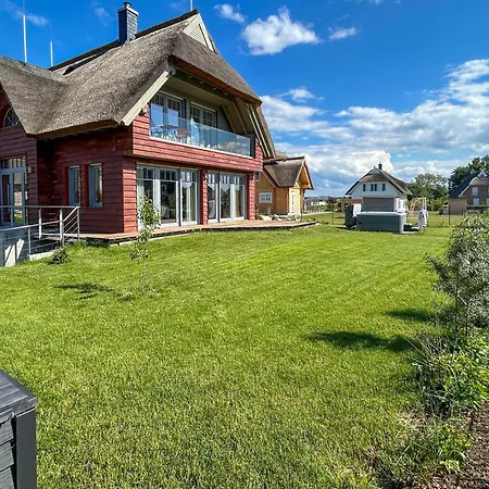 Holiday home Exklusives Luxus-ferienhaus Mit Whirlpool Auf Ruegen *