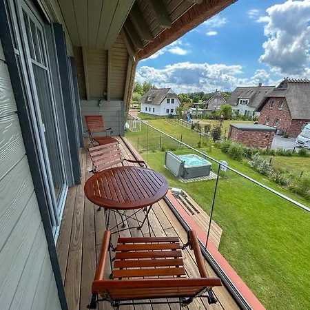 Holiday home Exklusives Luxus-ferienhaus Mit Whirlpool Auf Ruegen