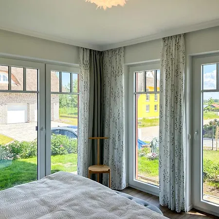 Exklusives Luxus-ferienhaus Mit Whirlpool Auf Ruegen *