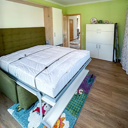 Holiday home Exklusives Luxus-ferienhaus Mit Whirlpool Auf Ruegen Puddemin