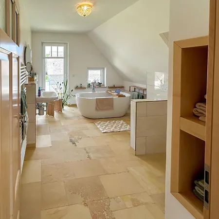بيت للعطل Exklusives Luxus-ferienhaus Mit Whirlpool Auf Ruegen
