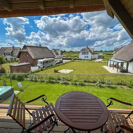 Exklusives Luxus-ferienhaus Mit Whirlpool Auf Ruegen